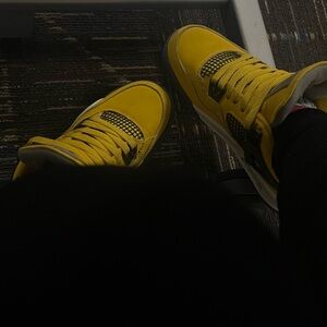 Yellow Jordan 4s size 7 w or 5.5 youth
